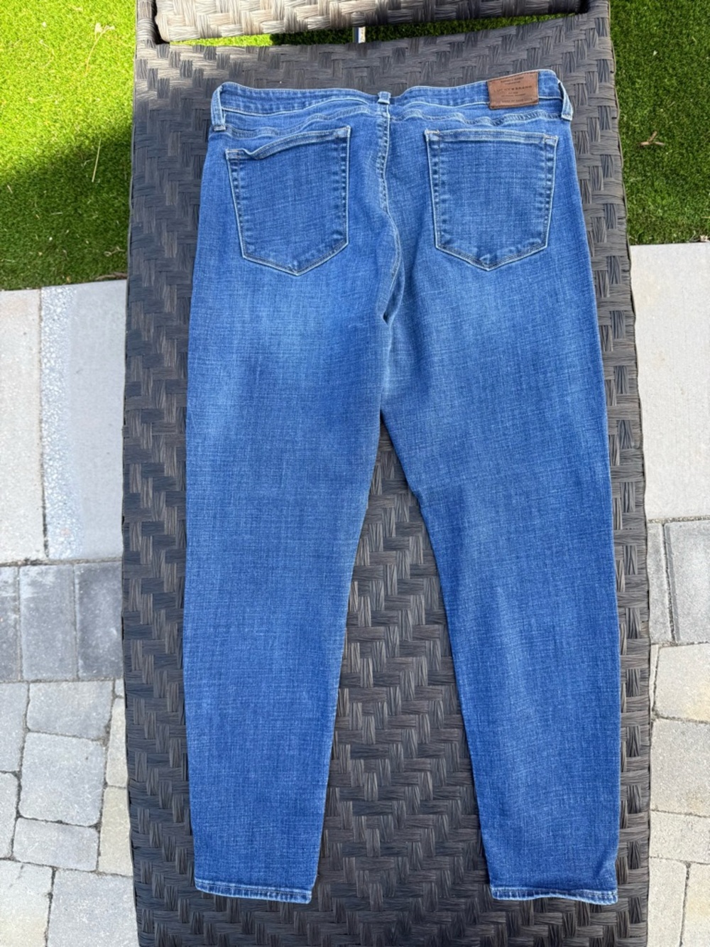 Lucky Brand Stella Skinny Jeans - Picture 4 of 9